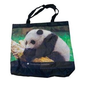 #4719 Smithsonian Institution tote bag with panda bear